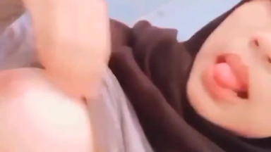 Bokep Viral! Nenen ABG Jilbab Coklat Di Kamar Mandi